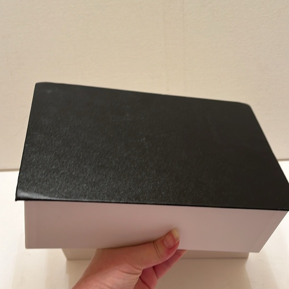 CHANEL boxes (2) - Picture 3 of 6